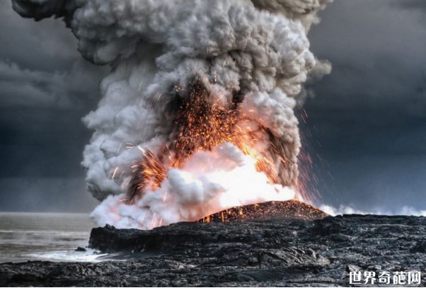 世界最高火山 冒纳罗亚火山