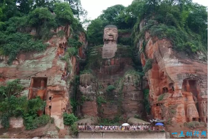 古代世界十大最壮观的建筑：中国四川乐山大佛