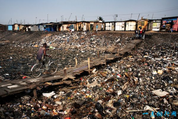 世界十大污染地区之一：加纳阿格博格布洛西