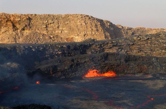 尔塔阿雷火山