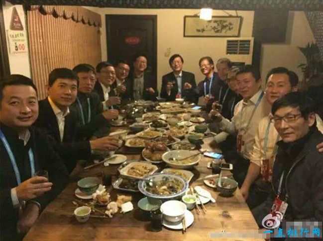 中国最大的互联网大会 丁磊今年不光带了猪肉