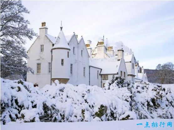 世界上最壮观的冰雪城堡，如同画集般美丽的初雪城堡