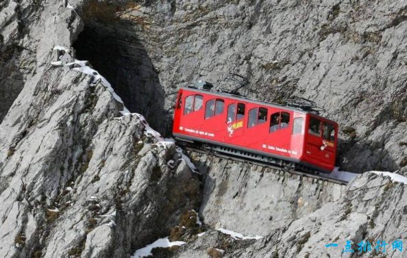 世界上最陡峭的铁路 120年零事故