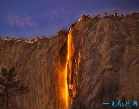 世界上最美的瀑布 火瀑布犹如火山爆发岩浆飞溅